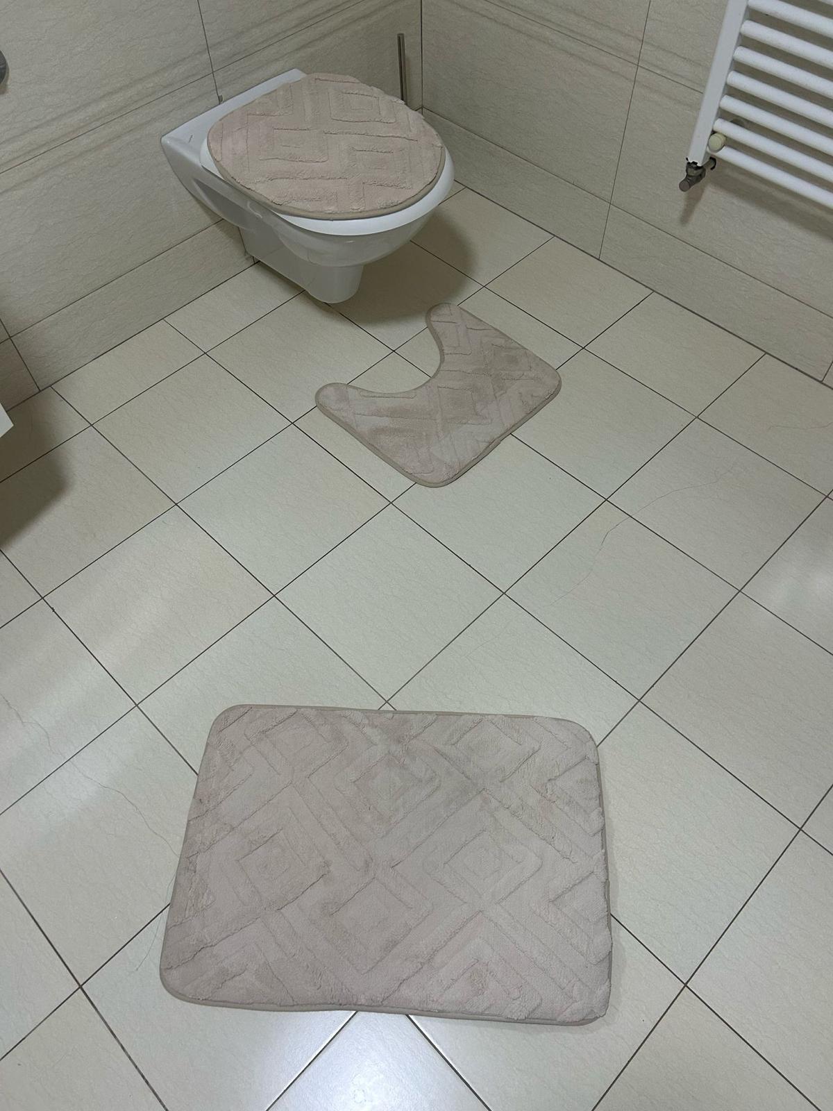 Kupaonske prostirke+magnetna mreža za vrata